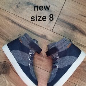 New size 8 toddler shoes old navy